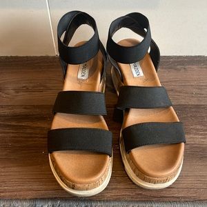 Steve Madden size 7 platform sandals - good condition just bottom has some wear